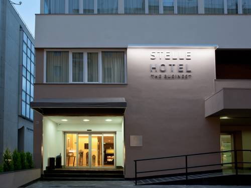 Nápoles Italia super código de descuento booking.com