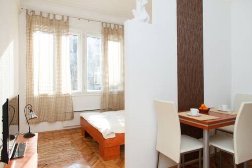 ベオグラード セルビア スーパーディスカウントコード Belgrade booking.com