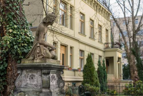 Берлин Германия Код супер скидки booking.com