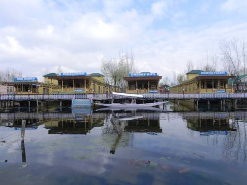 Srinagar India super código de descuento booking.com