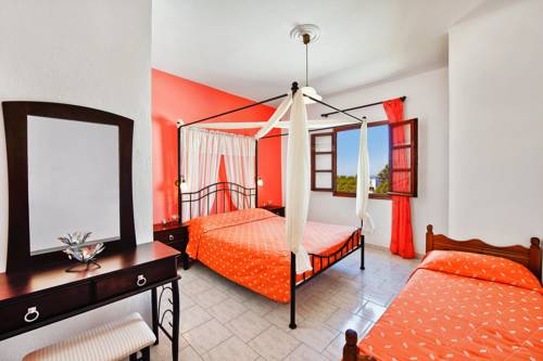 Firá Grecia super código de descuento booking.com