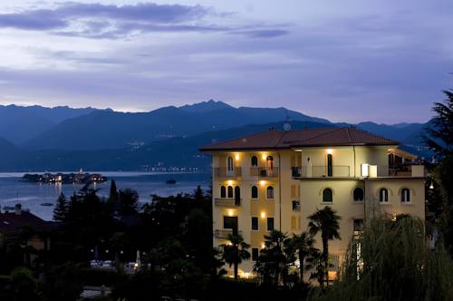 Stresa Italia super código de descuento booking.com