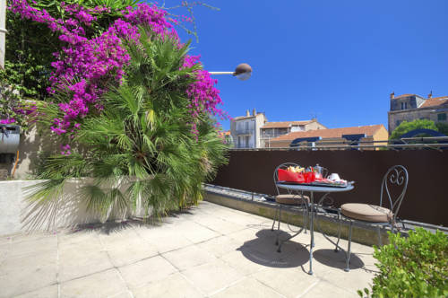 Cannes Francia super código de descuento booking.com